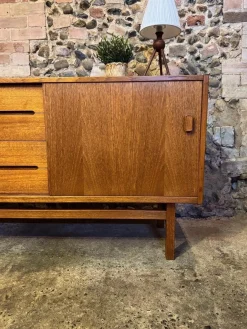 Dänisches Vintage Sideboard aus Teak von Nils Jonsson für Troeds, 1960er