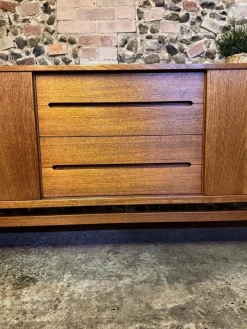Dänisches Vintage Sideboard aus Teak von Nils Jonsson für Troeds, 1960er