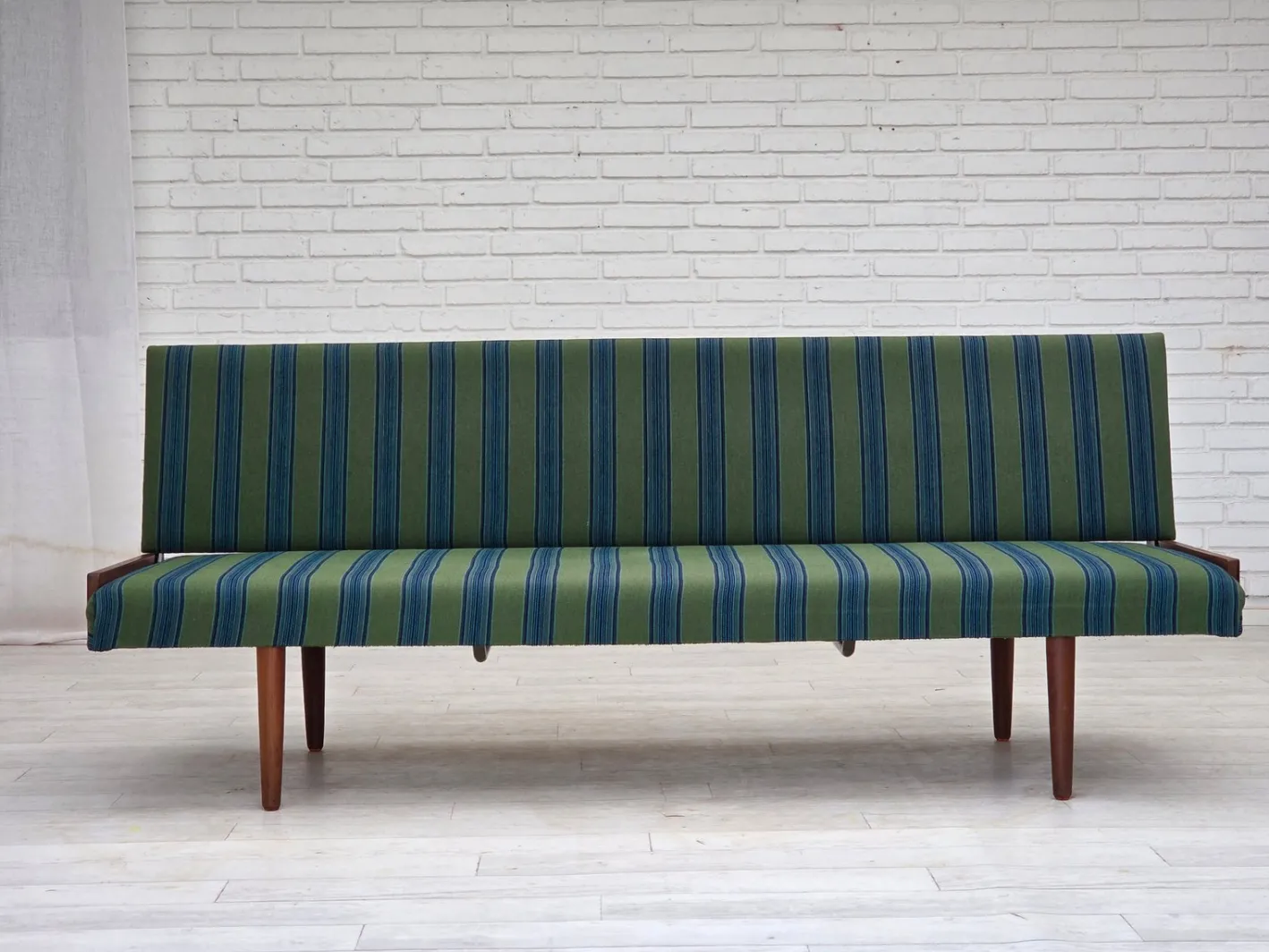 Dänisches Vintage Tagesbett aus Wolle & Teakholz, 1970er