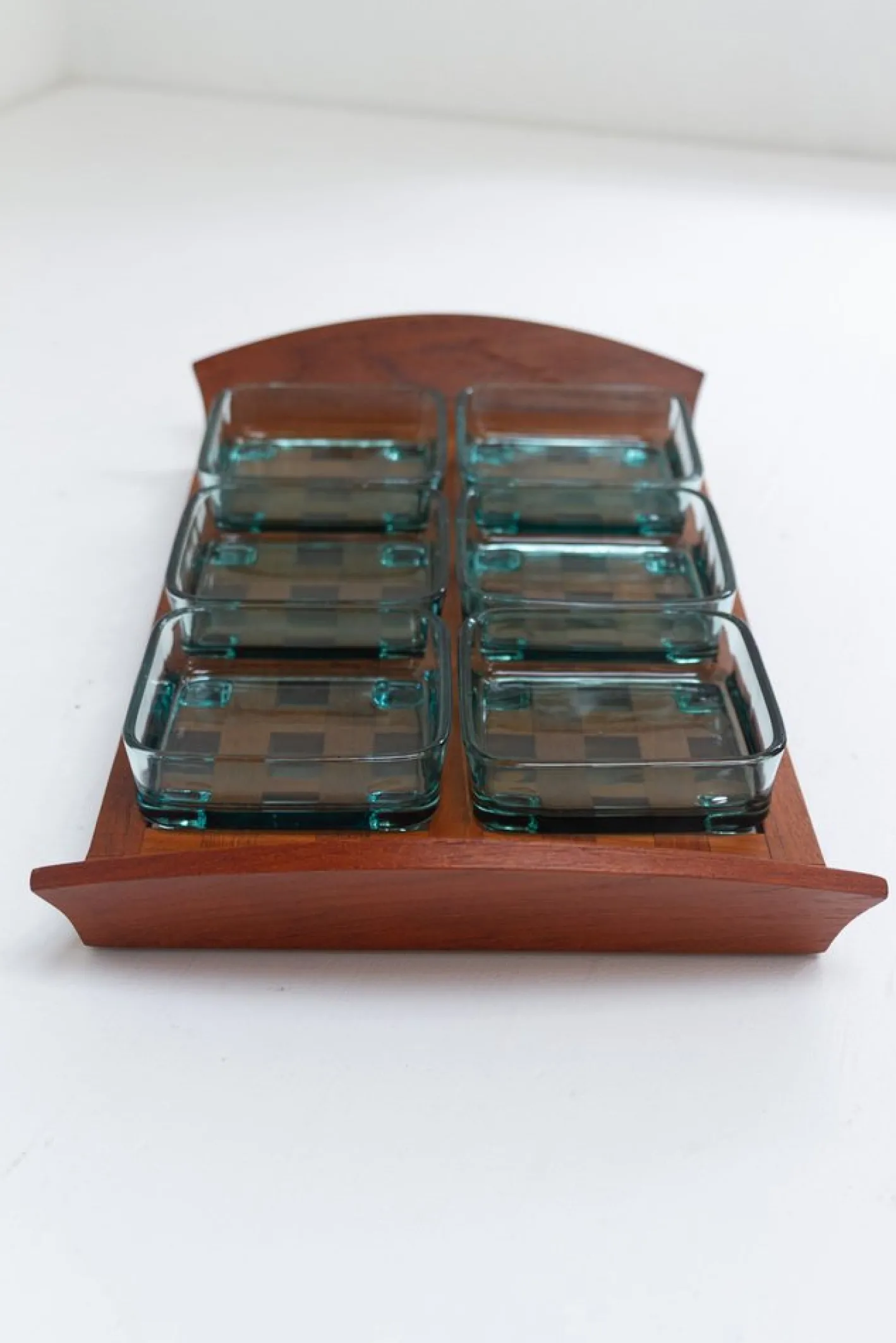 Dänisches Vintage Teak Tablett mit Glasschalen von Jens Harald Quistgaard, 1960er, 7er Set