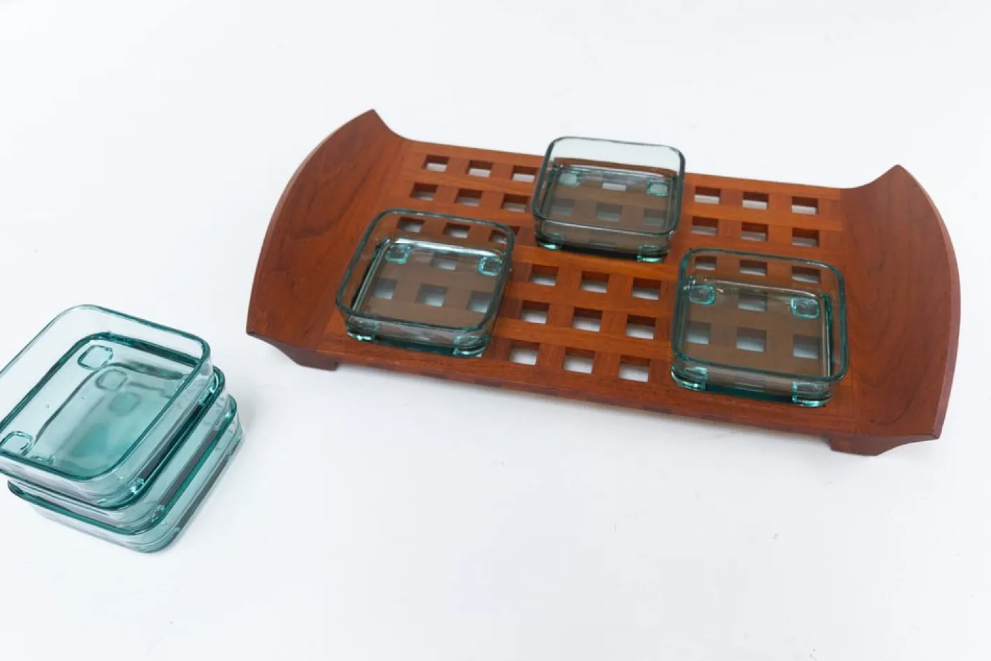 Dänisches Vintage Teak Tablett mit Glasschalen von Jens Harald Quistgaard, 1960er, 7er Set