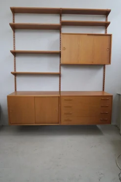 Dänisches Wandregal aus Teak von FM Møbler, 1960er