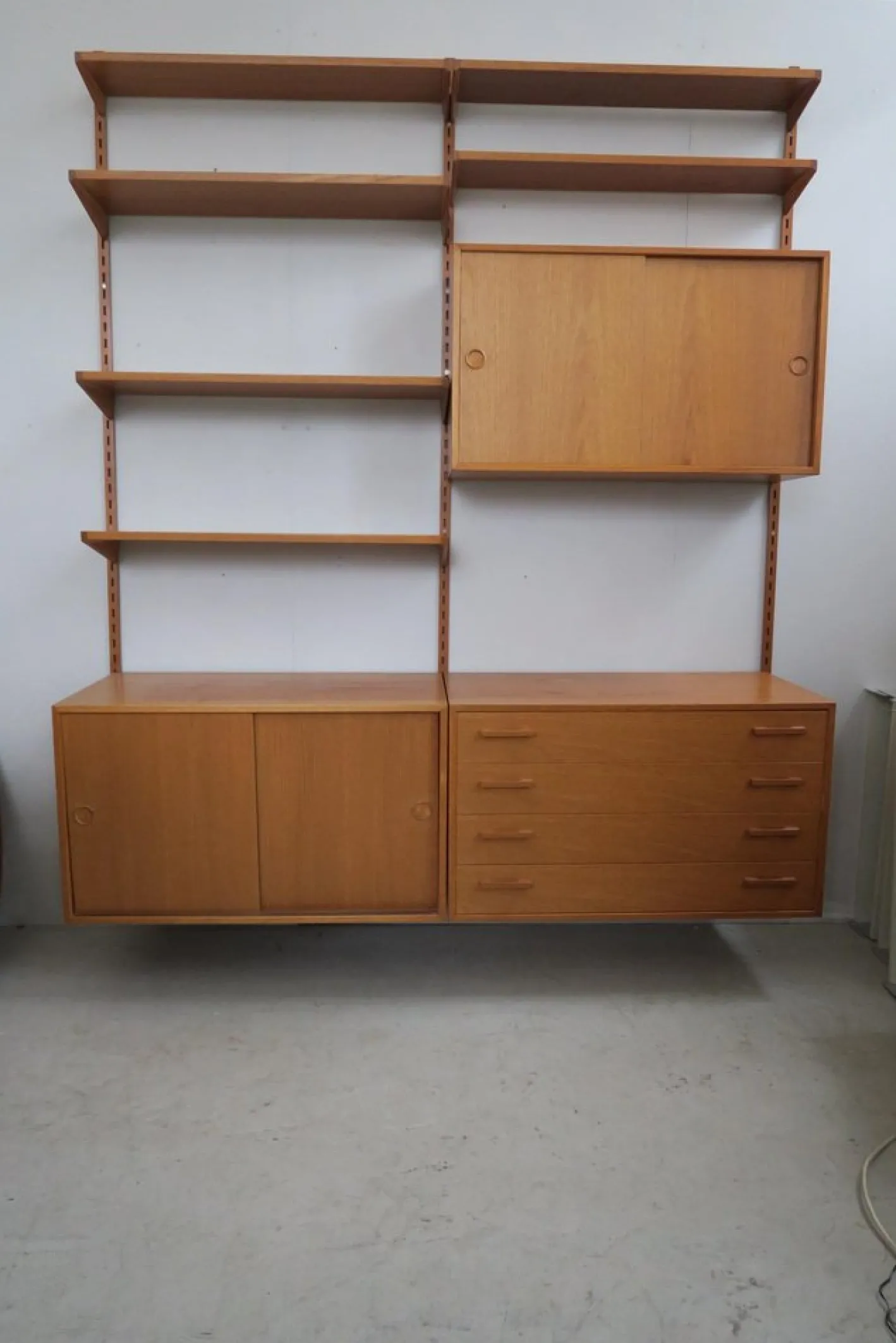 Dänisches Wandregal aus Teak von FM Møbler, 1960er