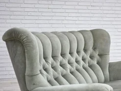 Dänisches Zwei-Sitzer Sofa in Hellgrünem Möbel Velours, 1960er