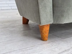 Dänisches Zwei-Sitzer Sofa in Hellgrünem Möbel Velours, 1960er