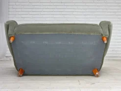 Dänisches Zwei-Sitzer Sofa in Hellgrünem Möbel Velours, 1960er
