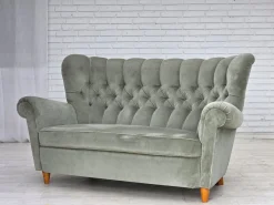 Dänisches Zwei-Sitzer Sofa in Hellgrünem Möbel Velours, 1960er