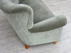 Dänisches Zwei-Sitzer Sofa in Hellgrünem Möbel Velours, 1960er