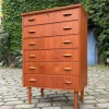 Dänische Teak Kommode mit Griffen und Schloss