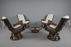 Drehbare und neigbare Rattansessel, Hocker & Couchtisch, Italien, 1960er, 6 . Set