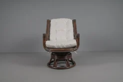 Drehbare und neigbare Rattansessel, Hocker & Couchtisch, Italien, 1960er, 6 . Set