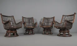 Drehbare und neigbare Rattansessel, Hocker & Couchtisch, Italien, 1960er, 6 . Set