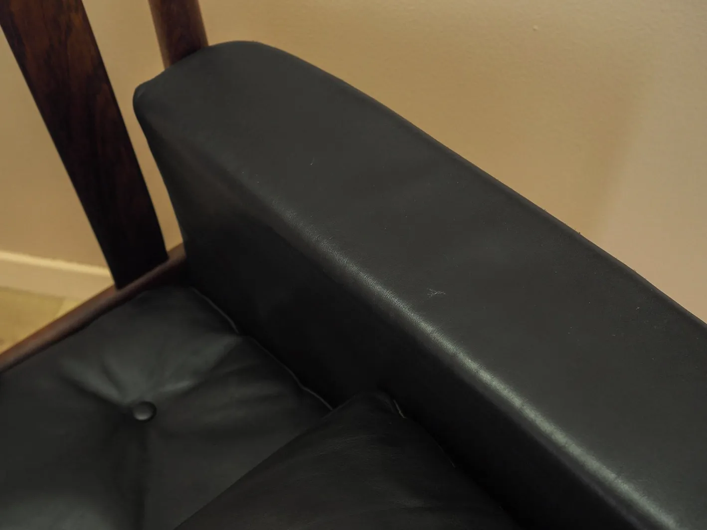 Drei-Sitzer Sofa aus Palisander und Leder von Gunnar Myrstrand für Källemo, 1960er