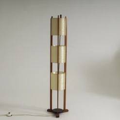 Dreistufige Mid-Century Modern Stehlampe aus Glasfaser & Holz, 1950er