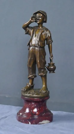 Dubois, der kleine Wasserträger aus Bronze, spätes 19. Jh