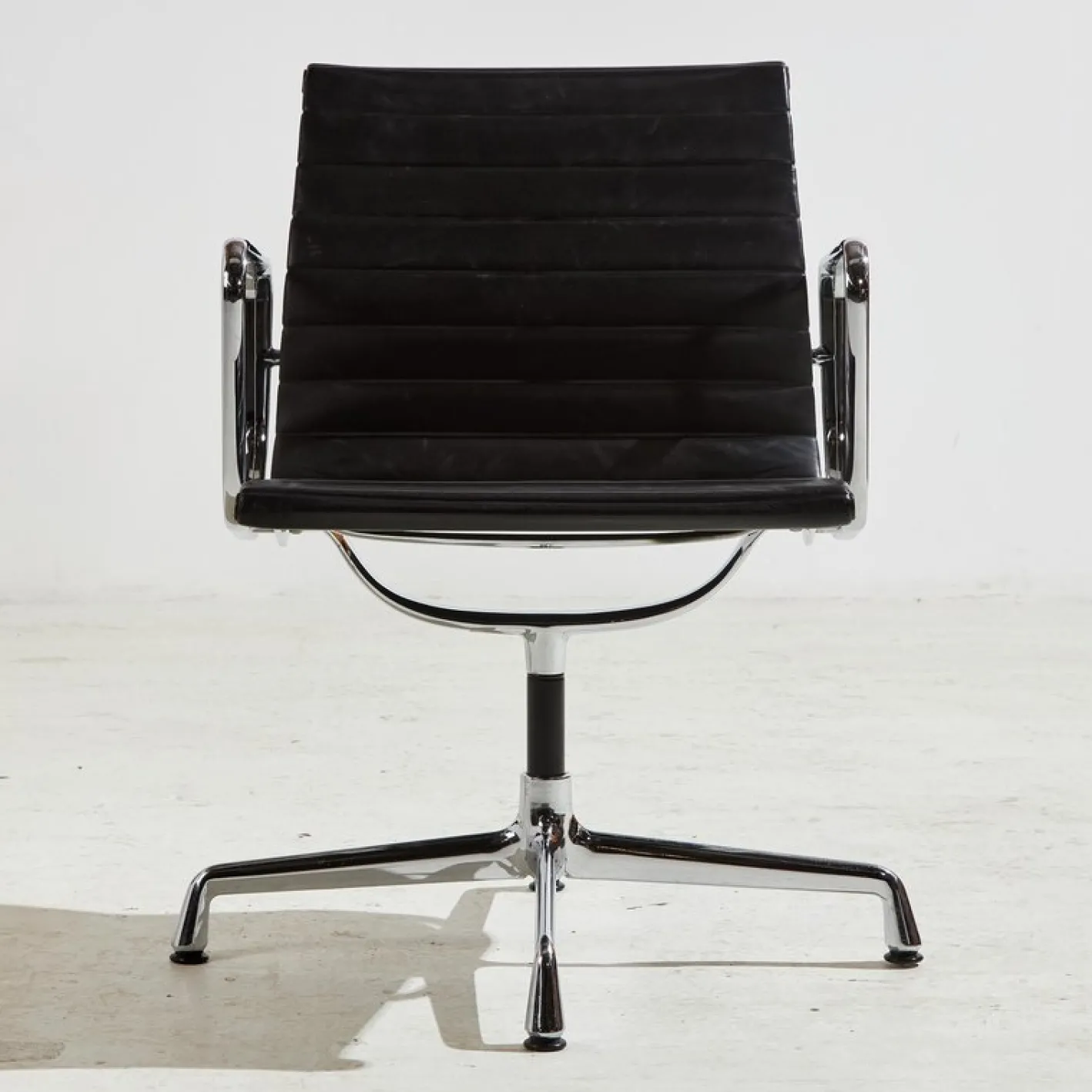 EA108 Büro Drehstuhl von Charles & Ray Eames für Vitra, 2000er