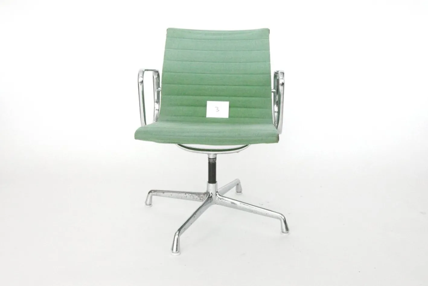 EA 108 Drehstuhl mit Gestell aus Aluminium von Charles & Ray Eames für Herman Miller / Vitra, 1970er