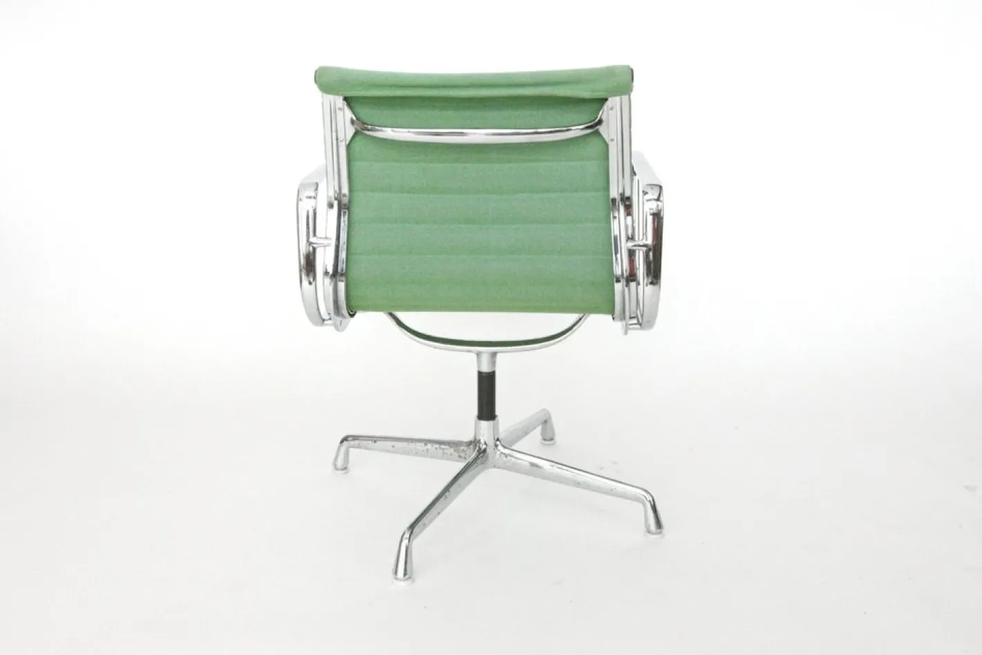 EA 108 Drehstuhl mit Gestell aus Aluminium von Charles & Ray Eames für Herman Miller / Vitra, 1970er