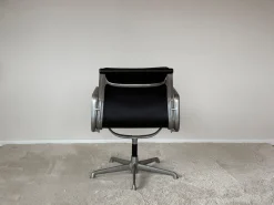 EA208 Soft Pad Chair von Charles & Ray Eames für ICF De Padova, 1973