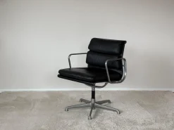 EA208 Soft Pad Chair von Charles & Ray Eames für ICF De Padova, 1973