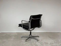 EA208 Soft Pad Chair von Charles & Ray Eames für ICF De Padova, 1973