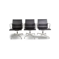 EA 108 Stuhl aus Leder von Charles & Ray Eames für Vitra