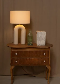 Ecru Keramik Arko Tischlampe von Simone & Marcel