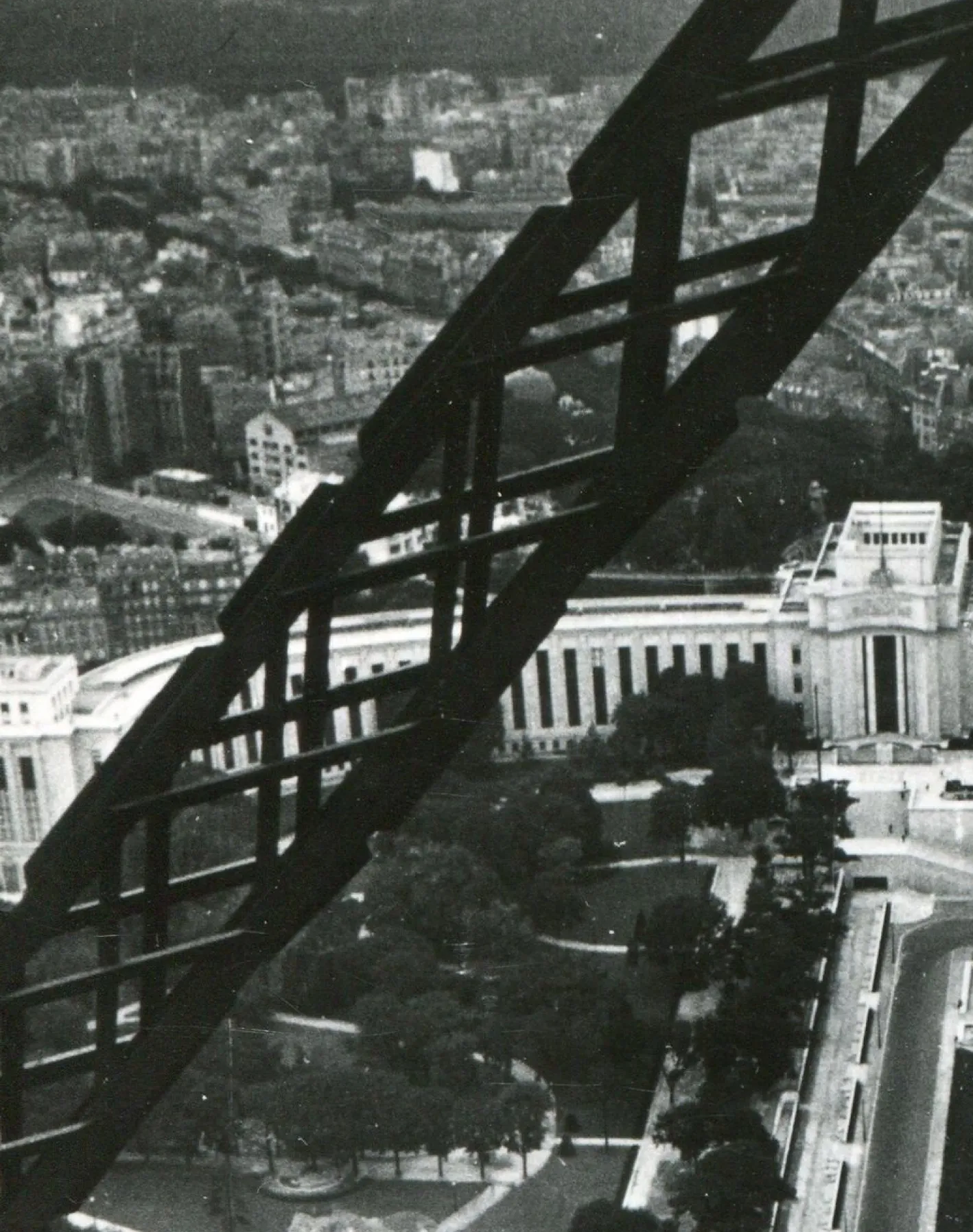 Eiffelturm, Paris, 1955