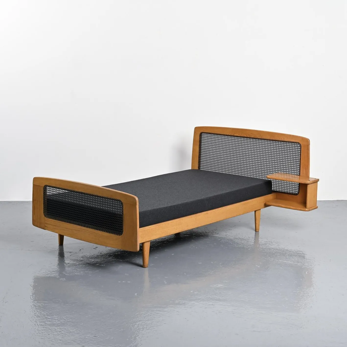 Einzelbett von Roger Landault für Ligne Roset, France, 1965