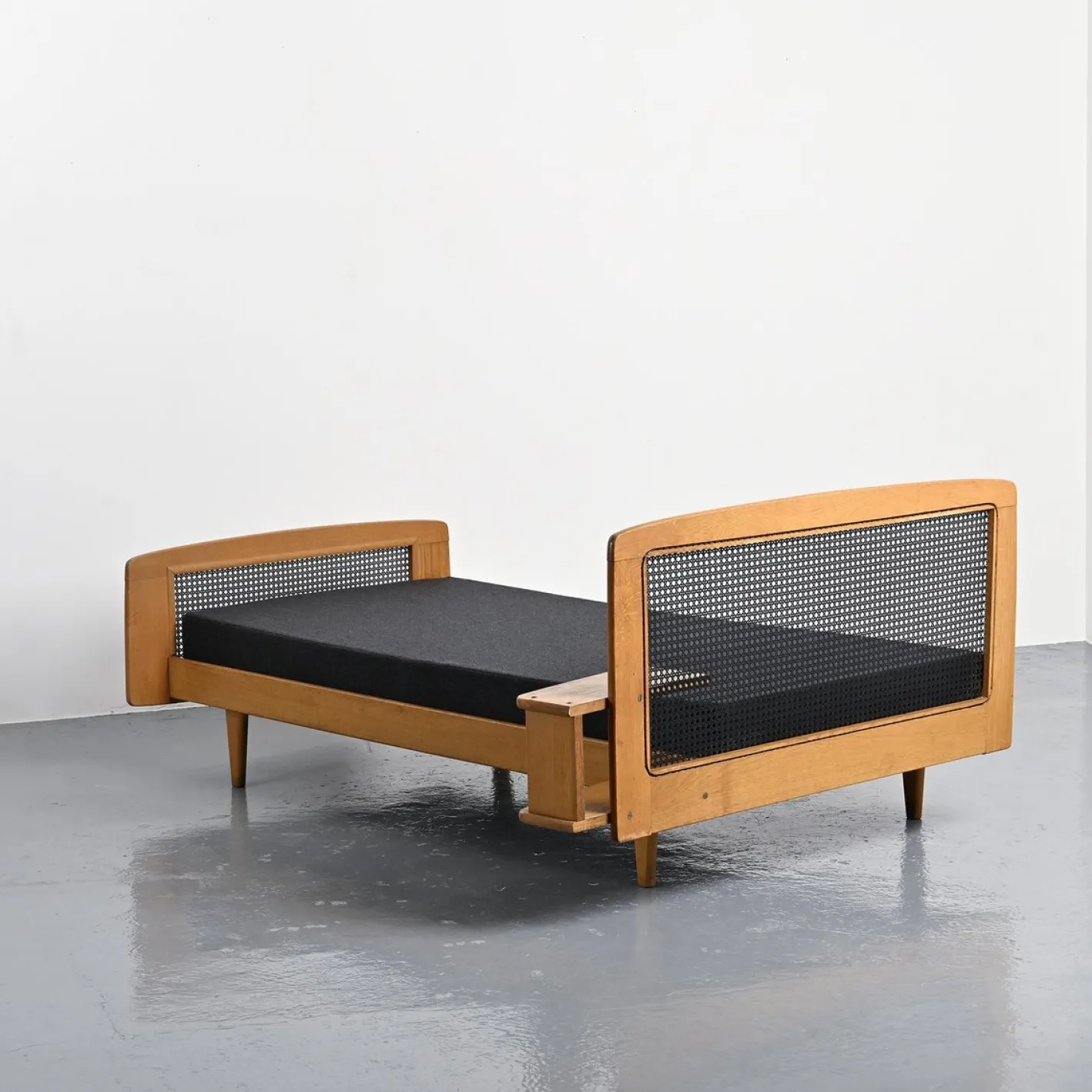 Einzelbett von Roger Landault für Ligne Roset, France, 1965