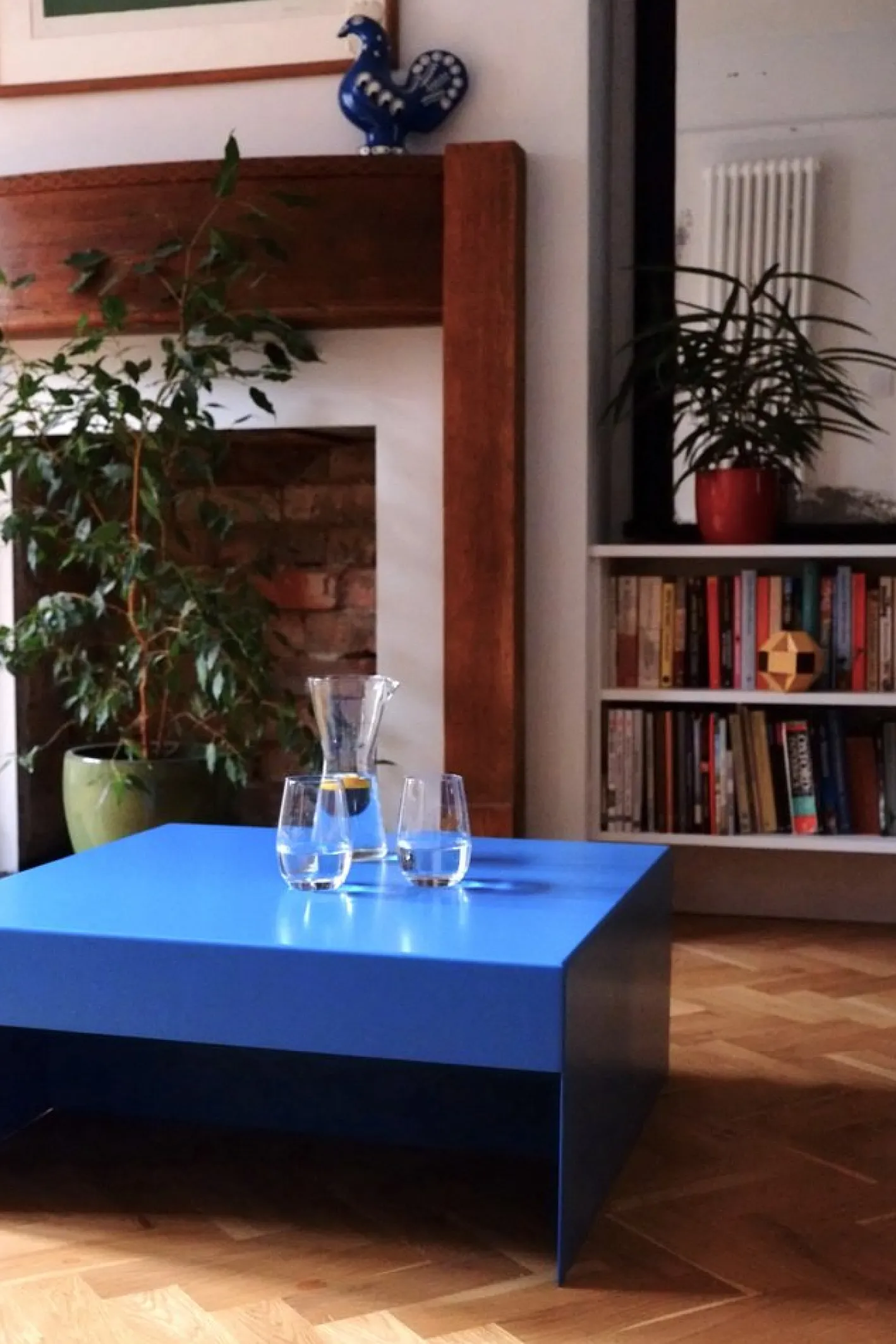 Eisblauer Single Form Couchtisch von & New