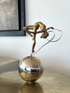 Eleanor Cardozo, Ribbon on World, 2011, Bronze