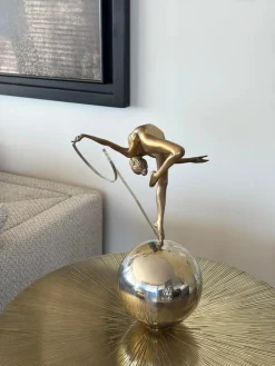 Eleanor Cardozo, Ribbon on World, 2011, Bronze