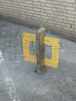 'Elements of Construction' Pfahl von Willem van Hooff