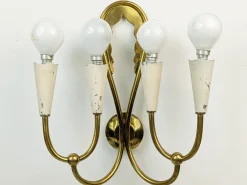 Elfenbeinfarbene Wandlampen aus Metall & Messing mit vier Leuchten, 1950er, 4er Set