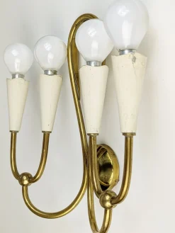 Elfenbeinfarbene Wandlampen aus Metall & Messing mit vier Leuchten, 1950er, 4er Set
