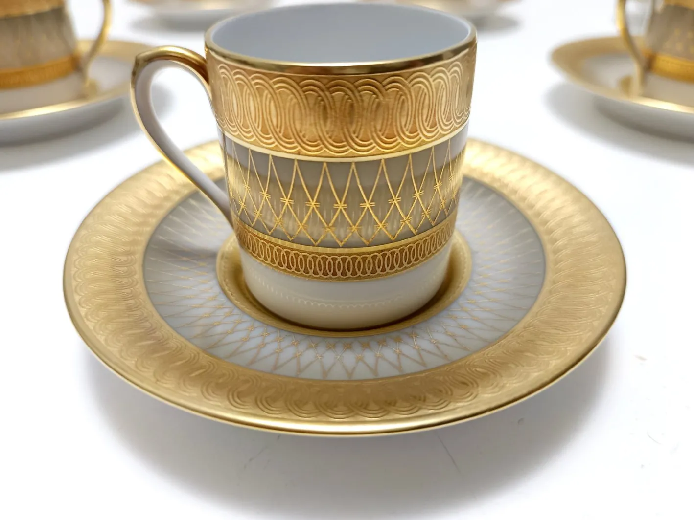 Elf Kaffeetassen aus Porzellan & Reingold von Hutschenreuther, Deutschland, 1960er, 22 Set