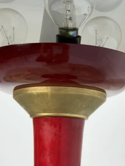 Emaillierte Metall und Messing Schreibtischlampe mit Drei Leuchten im Stil von Elio Martinelli, 1950