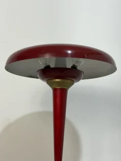 Emaillierte Metall und Messing Schreibtischlampe mit Drei Leuchten im Stil von Elio Martinelli, 1950