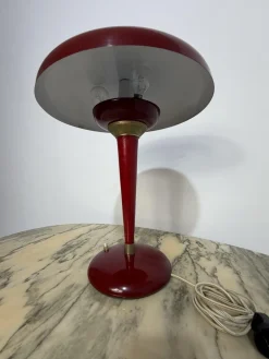 Emaillierte Metall und Messing Schreibtischlampe mit Drei Leuchten im Stil von Elio Martinelli, 1950