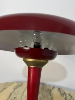 Emaillierte Metall und Messing Schreibtischlampe mit Drei Leuchten im Stil von Elio Martinelli, 1950