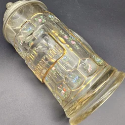 Emaillierter Gedenkkrug mit Zinndeckel