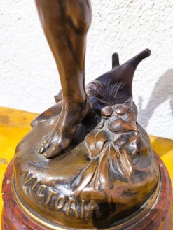 Emile Picault, Victoria, Bronzeskulptur, Ende 19. Jh.
