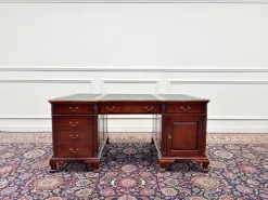 Englischer Chesterfield Partnerdesk-Schreibtisch