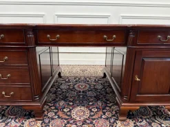 Englischer Chesterfield Partnerdesk-Schreibtisch