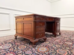 Englischer Chesterfield Partnerdesk-Schreibtisch