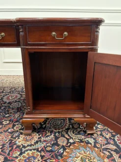 Englischer Chesterfield Partnerdesk-Schreibtisch