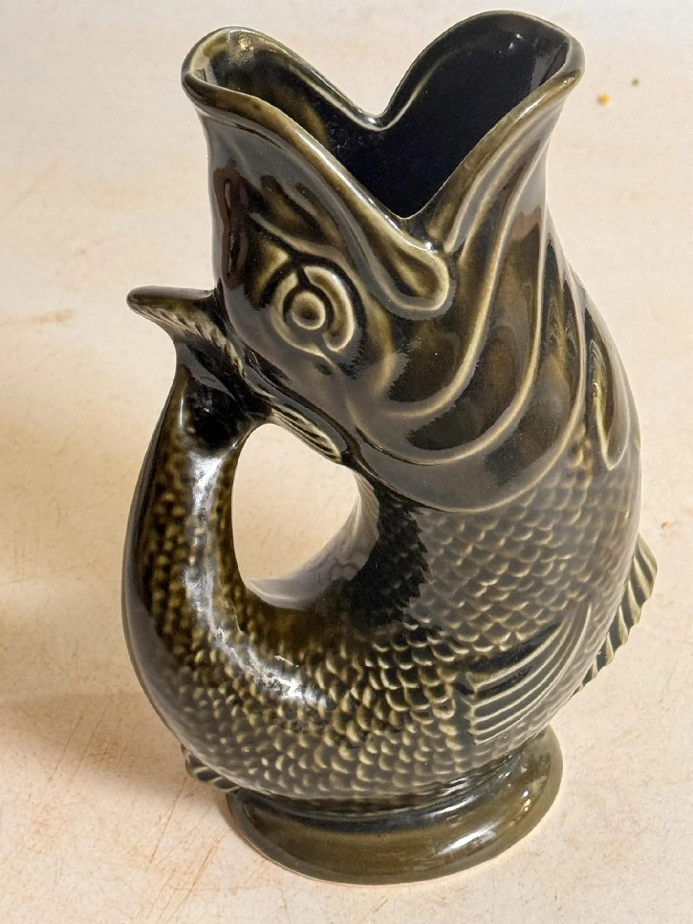Englischer Fischkrug in Grüngrau, 1950