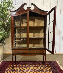 Englischer Vitrinenschrank aus Mahagoni, spätes 19. Jh