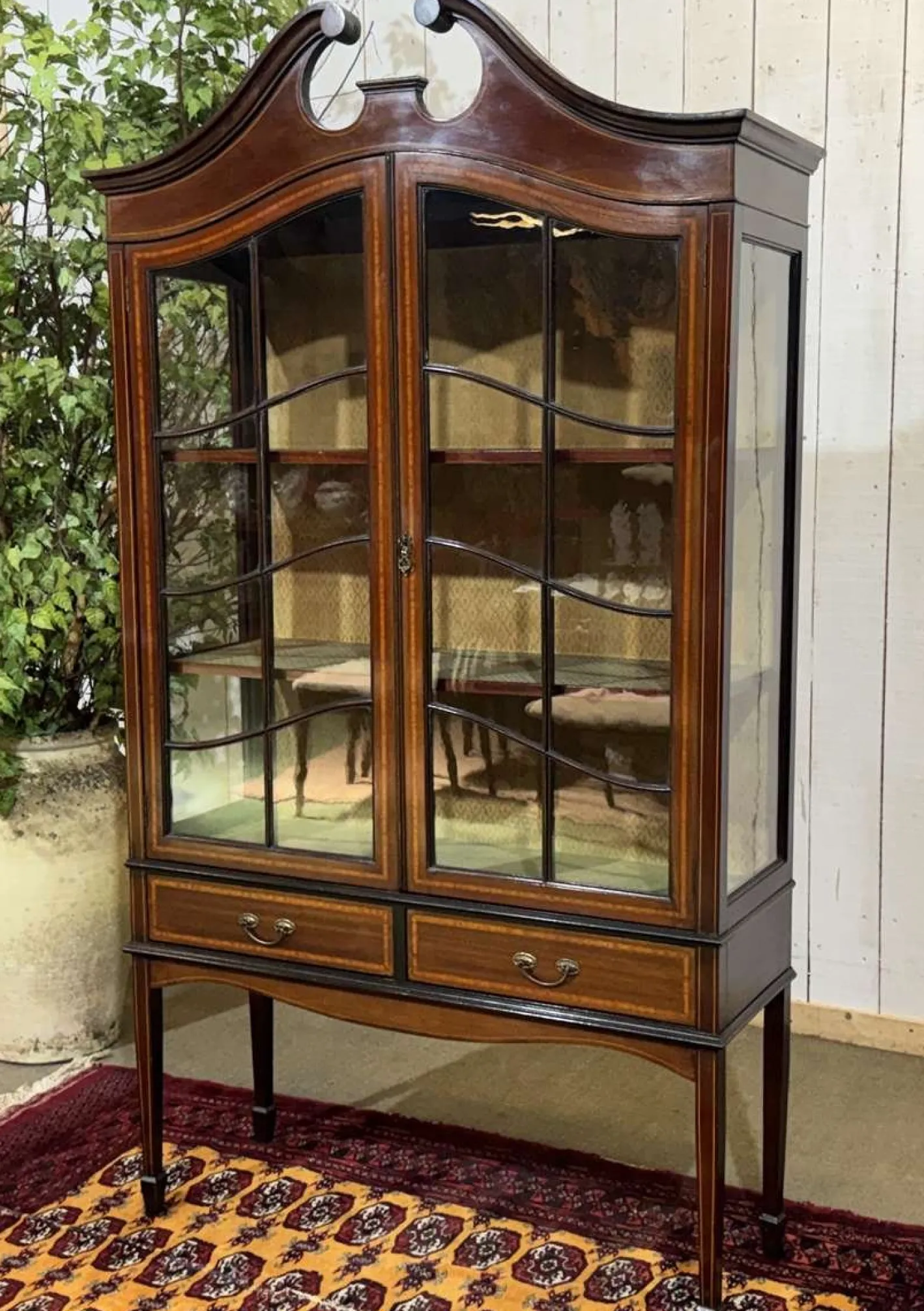 Englischer Vitrinenschrank aus Mahagoni, spätes 19. Jh